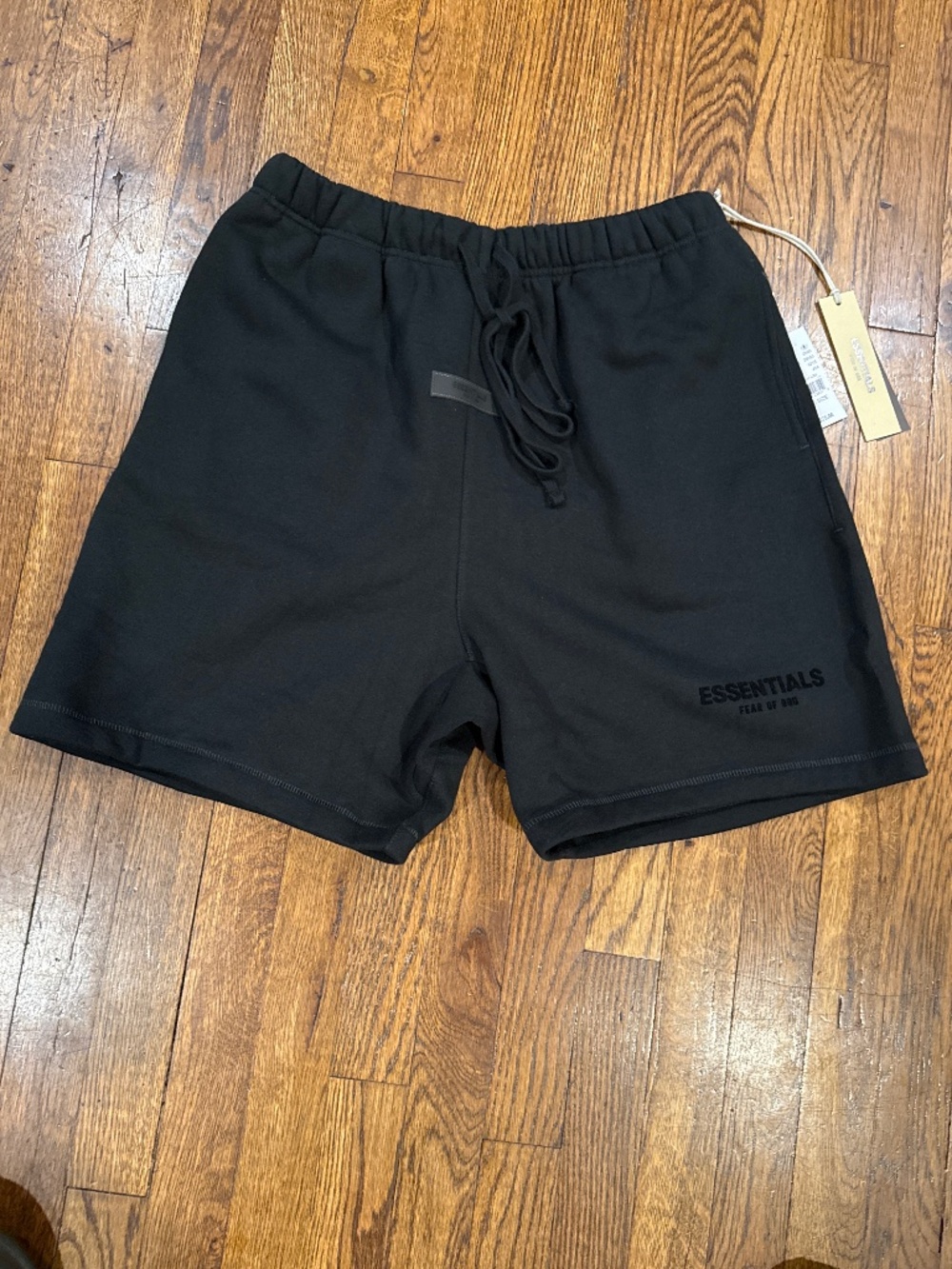 Mens Essentials Shorts size Lrg